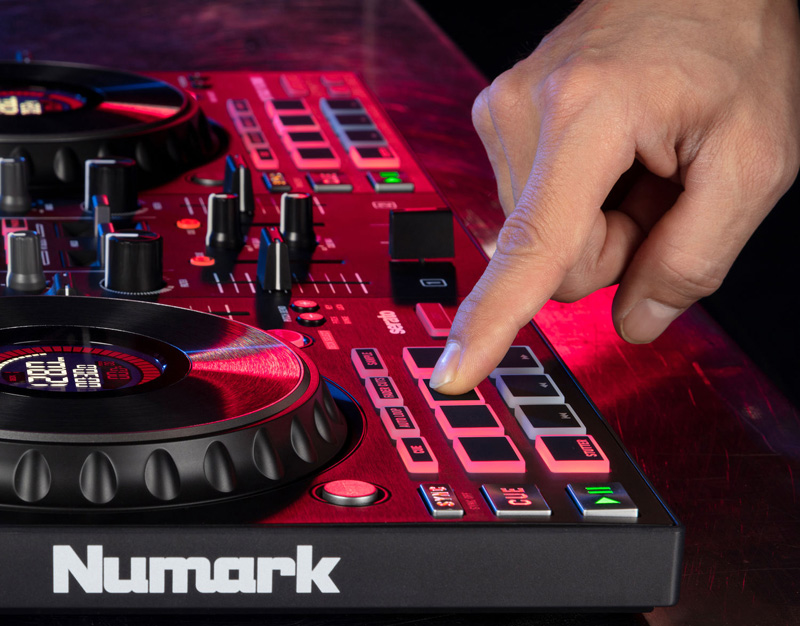 NUMARK MixTrack Platinum FX4.jpeg